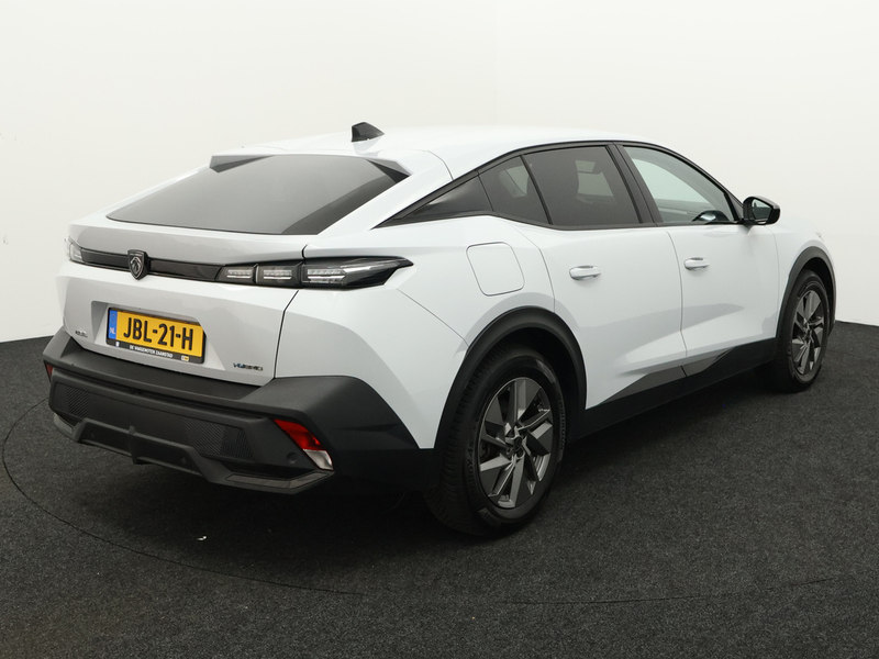Peugeot 408 1.6 HYbrid Allure 180 EAT8 — photo 5