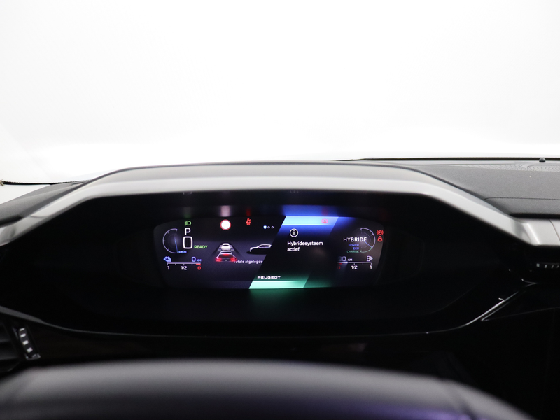 Peugeot 408 1.6 HYbrid Allure 180 EAT8 — photo 18