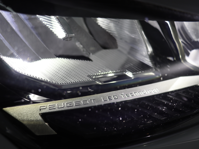 Peugeot 408 1.6 HYbrid Allure 180 EAT8 — photo 9