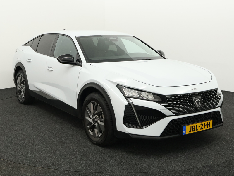 Peugeot 408 1.6 HYbrid Allure 180 EAT8 — photo 6