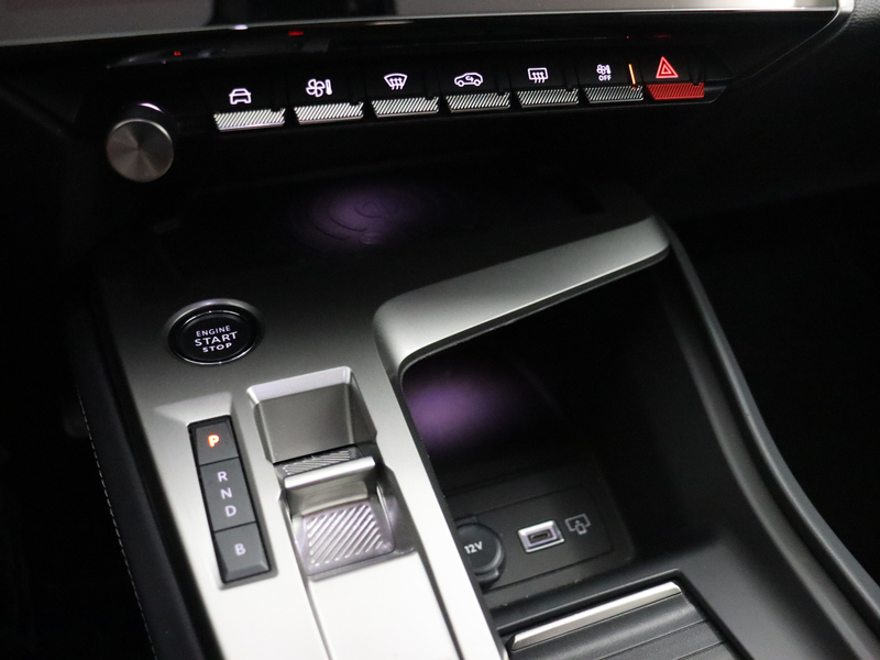 Peugeot 408 1.6 HYbrid Allure 180 EAT8 — photo 20