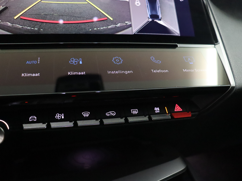 Peugeot 408 1.6 HYbrid Allure 180 EAT8 — photo 29