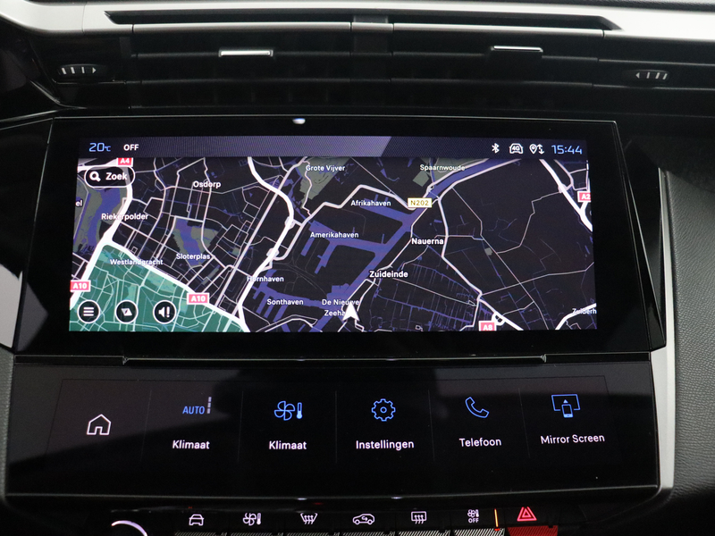 Peugeot 408 1.6 HYbrid Allure 180 EAT8 — photo 34