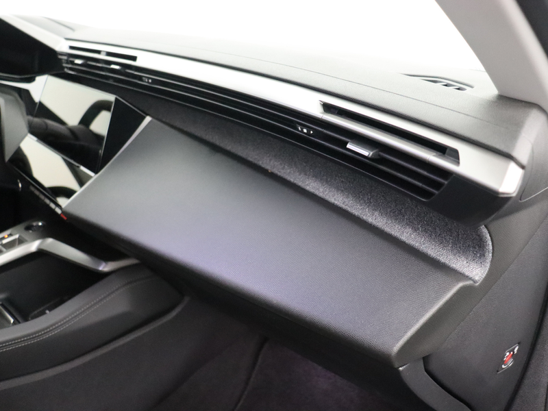 Peugeot 408 1.6 HYbrid Allure 180 EAT8 — photo 40
