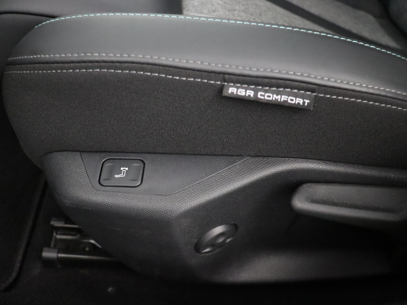 Peugeot 408 1.6 HYbrid Allure 180 EAT8 — photo 14