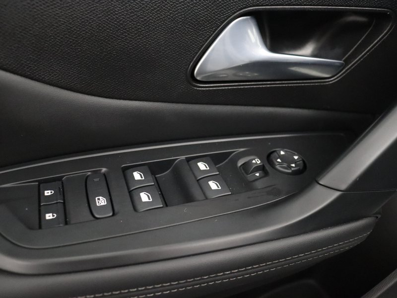 Peugeot 408 1.6 HYbrid Allure 180 EAT8 — photo 13