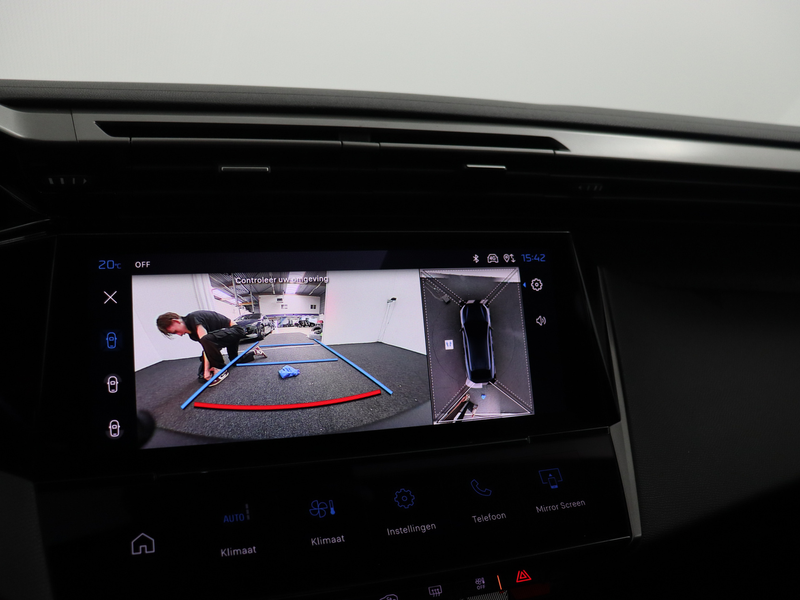 Peugeot 408 1.6 HYbrid Allure 180 EAT8 — photo 25