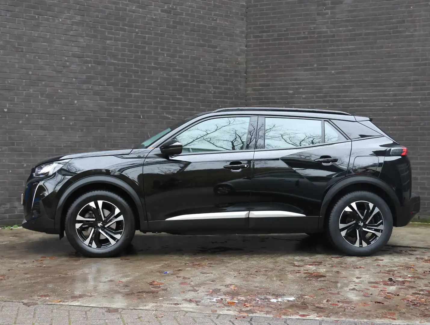 Peugeot e-2008 EV Allure 50kWh 136pk | Achteruitrijcamera | Adapt Zwart - 2