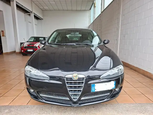 Alfa Romeo 147 147  3p 1.6 ts 16v BlackLine 105cv, adatta a neop.