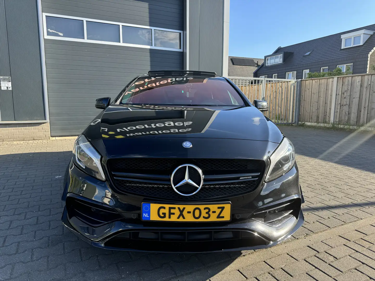 Mercedes-Benz A 45 AMG 4MATIC Černá - 2