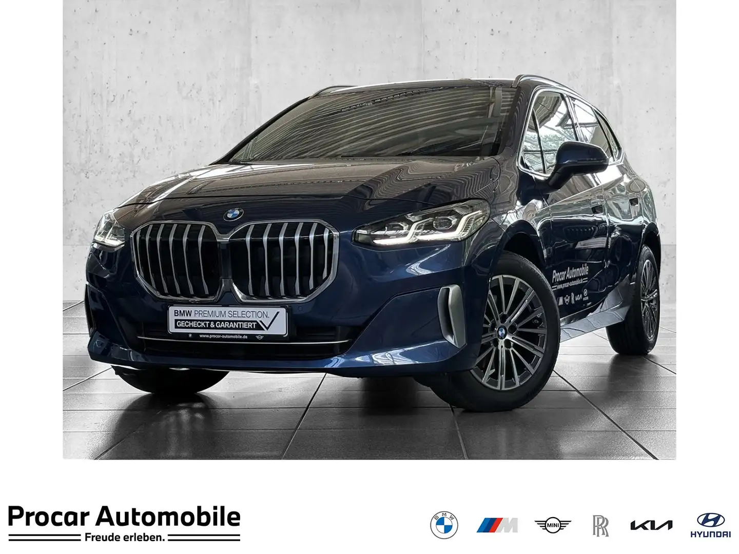 BMW 218 d Active Tourer LuxuryLine DA PA AHK Pano LED Blauw - 1