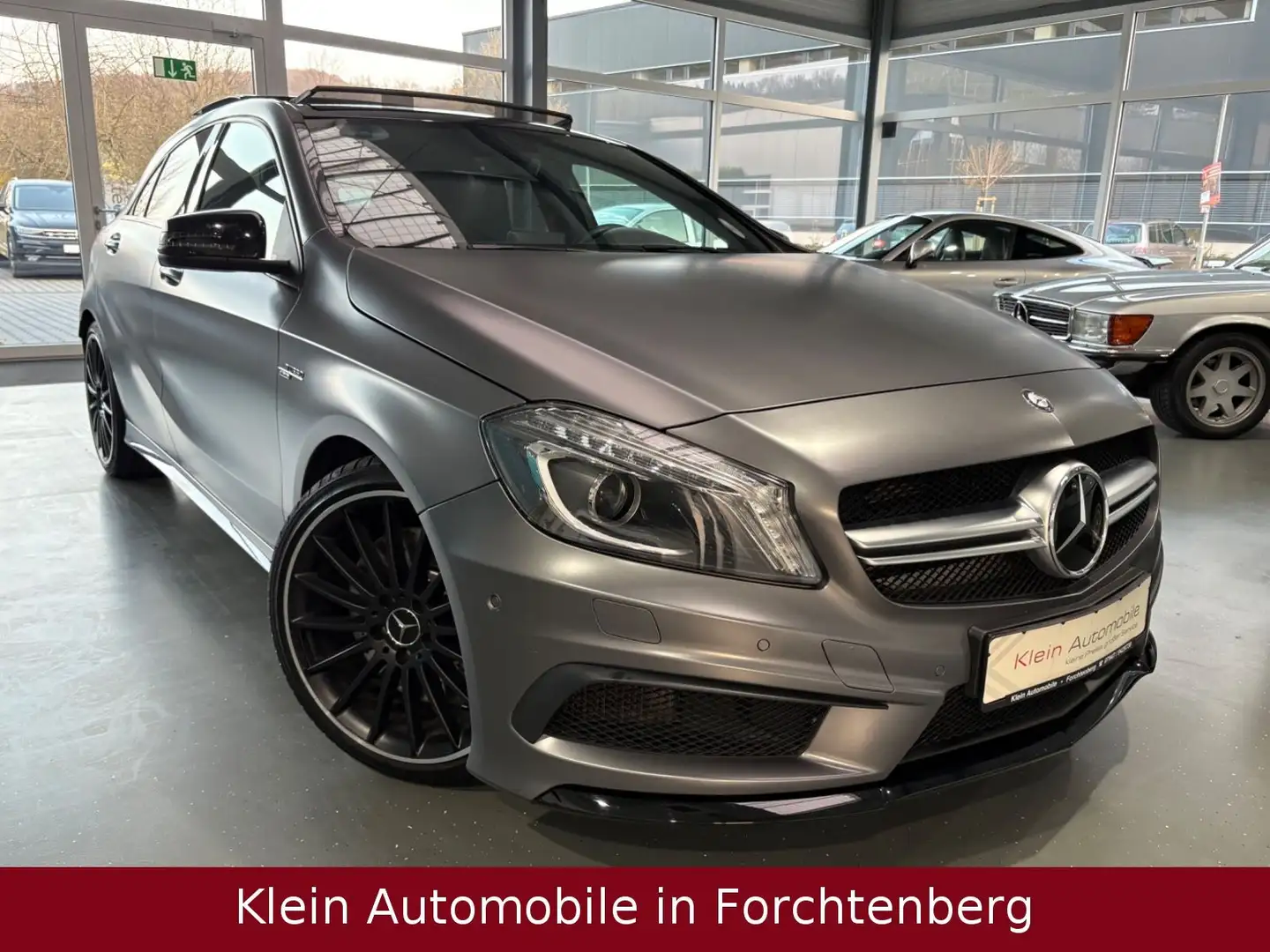 Mercedes-Benz A 45 AMG A45 AMG 4Matic Aut. AMG PerformanceAbgasPanorama Grau - 1