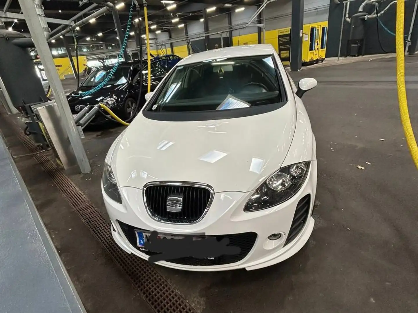 SEAT Leon Leon Salsa Sport 1,4 Salsa Sport Weiß - 2