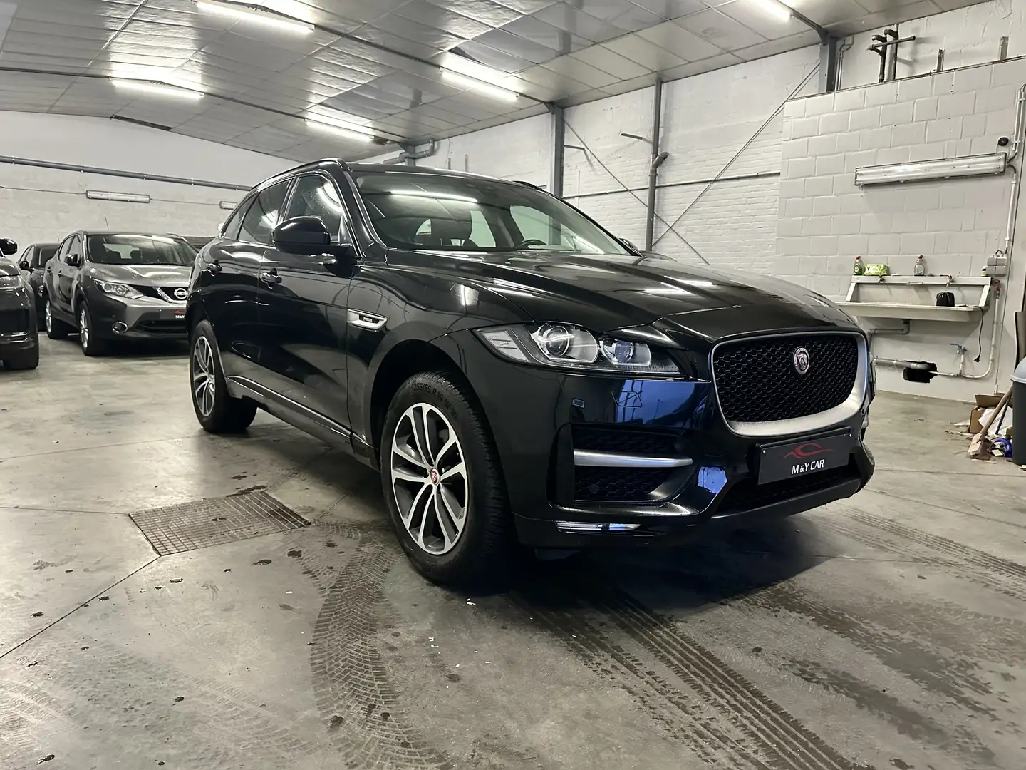 Jaguar F-Pace F-Pace 2.0 D AWD R-Sport (EU6.2) Noir - 1