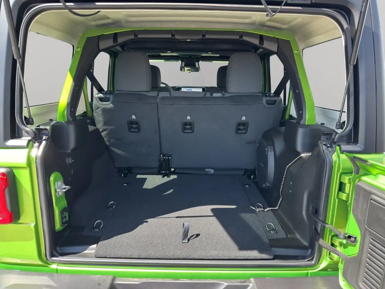 Jeep Wrangler снимка Jeep Wrangler