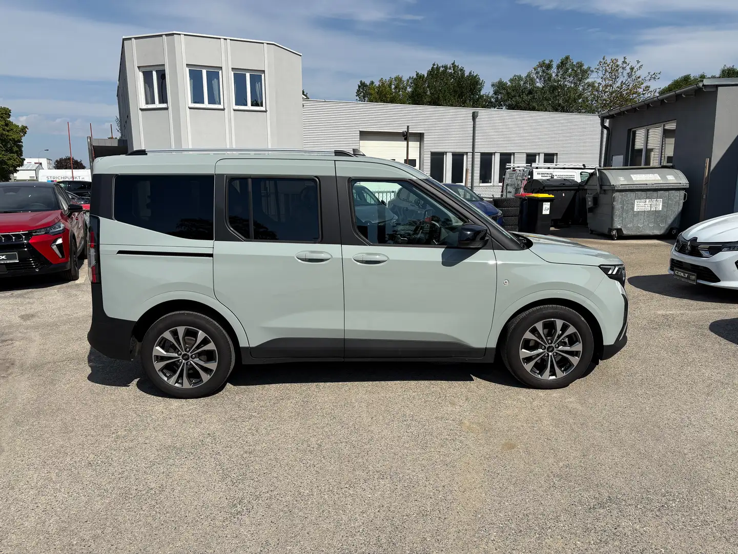Ford Tourneo Courier Tourneo Courier 1,0 EcoBoostTitanium Grau - 2