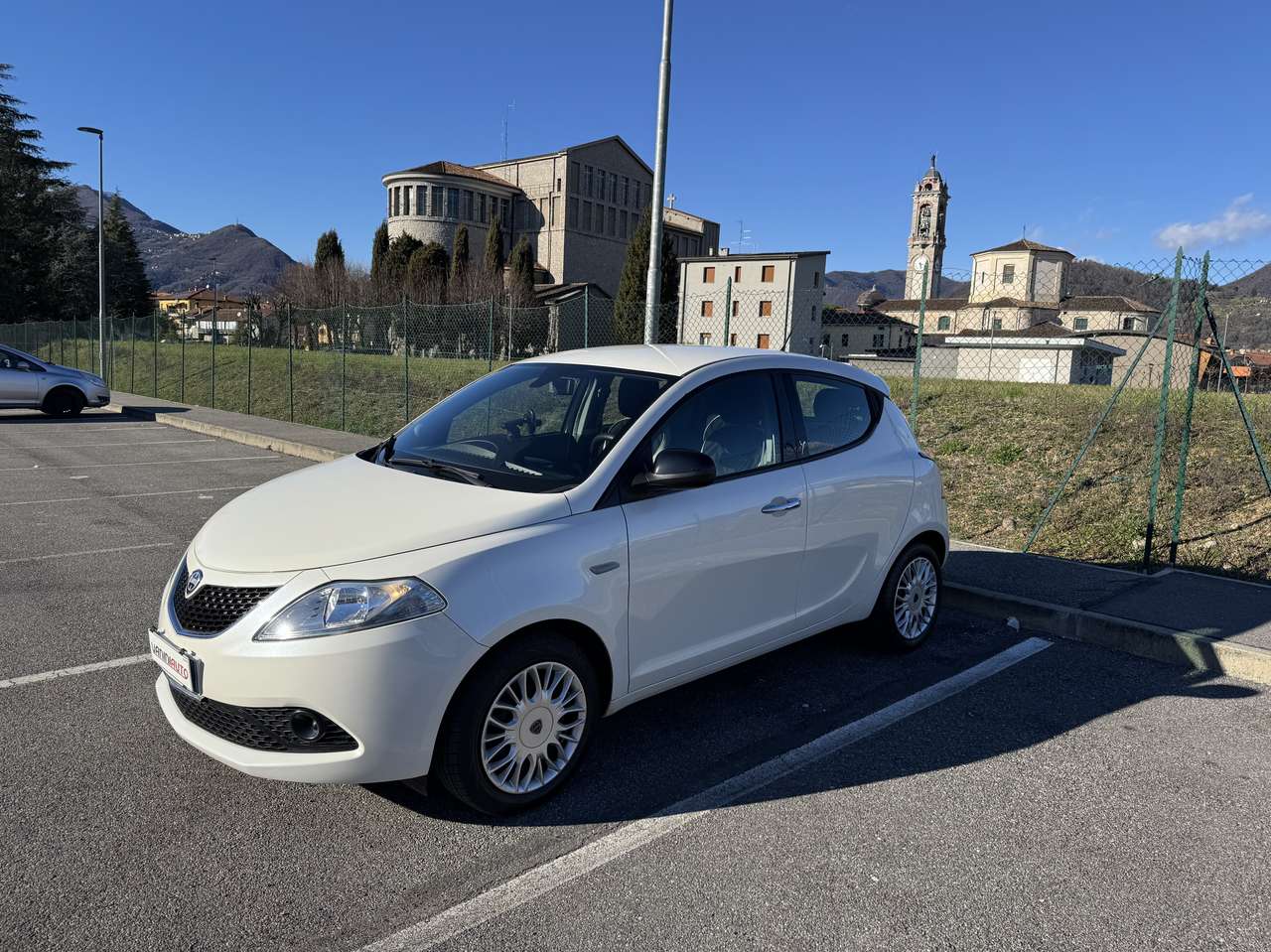 Lancia Ypsilon 1.2b 69CV 5 porte SILVER