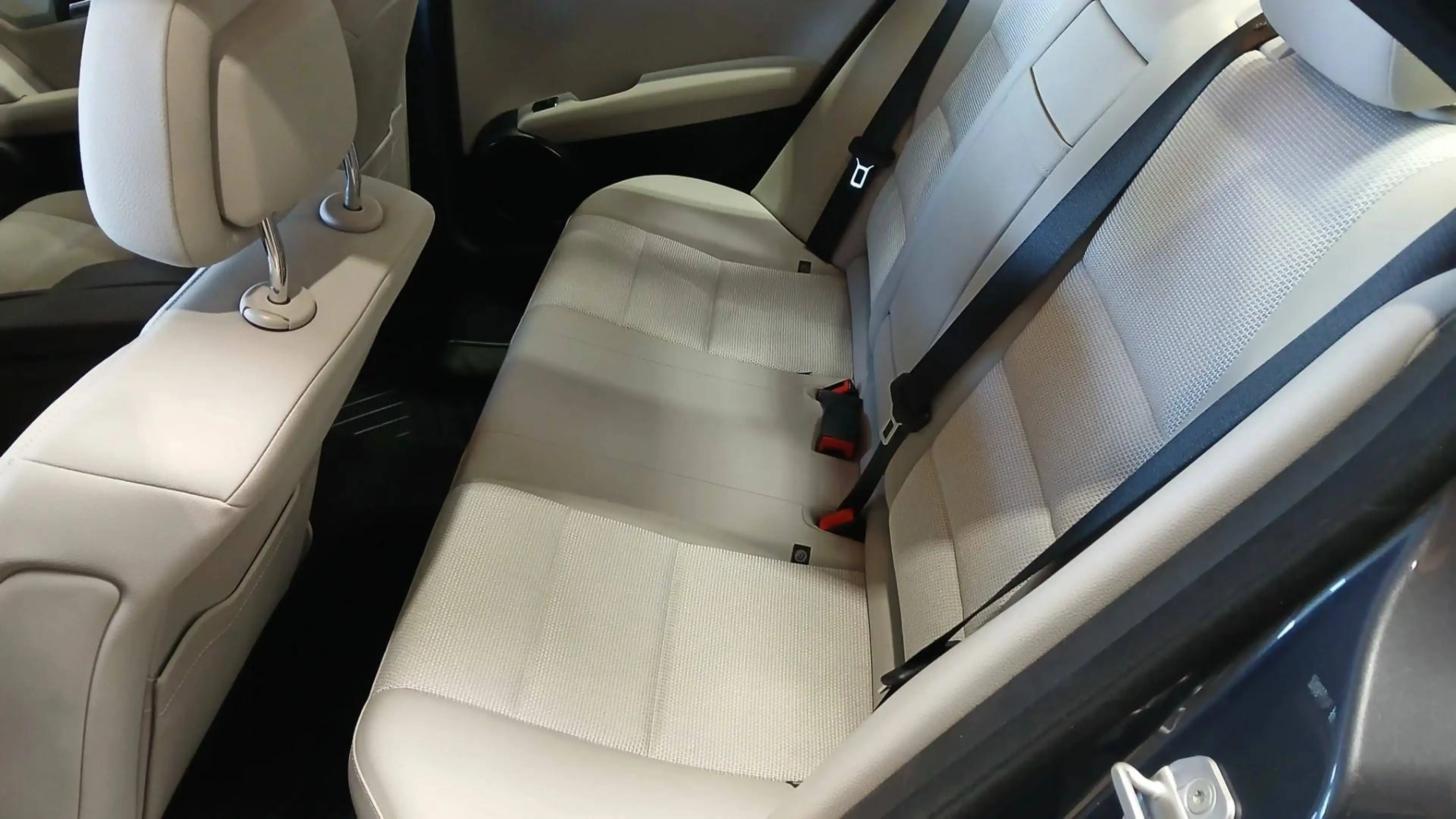 Mercedes-Benz C 180 C 180 7G-TRONIC Avantgarde Edition C — photo 8