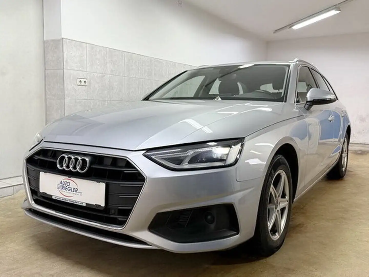Audi A4 30 TDI *AHK/schwenkb.-LED/HSW-MF/Lenkr-PDC*-uvm Silber - 1