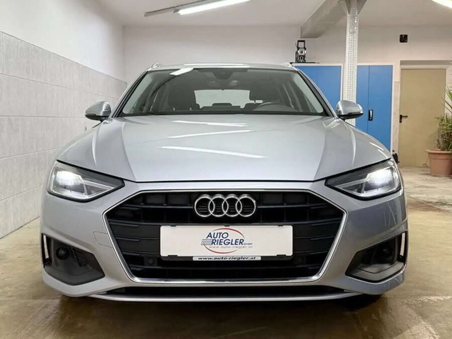 Audi A4 30 TDI *AHK/schwenkb.-LED/HSW-MF/Lenkr-PDC*-uvm Silber - 2