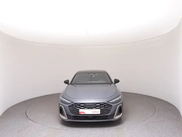Audi A5 view 3