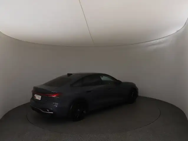 Audi A5 view 4