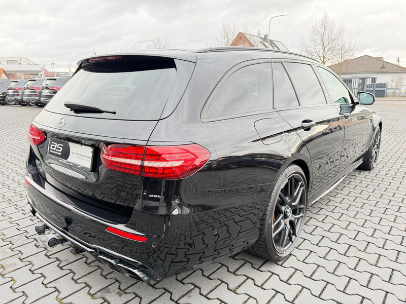 Mercedes-Benz E 63 AMG E63S*AMG*4M*EXCLUSIVE*360°ACC*HUD*AHK*LED*DAB* — photo 8