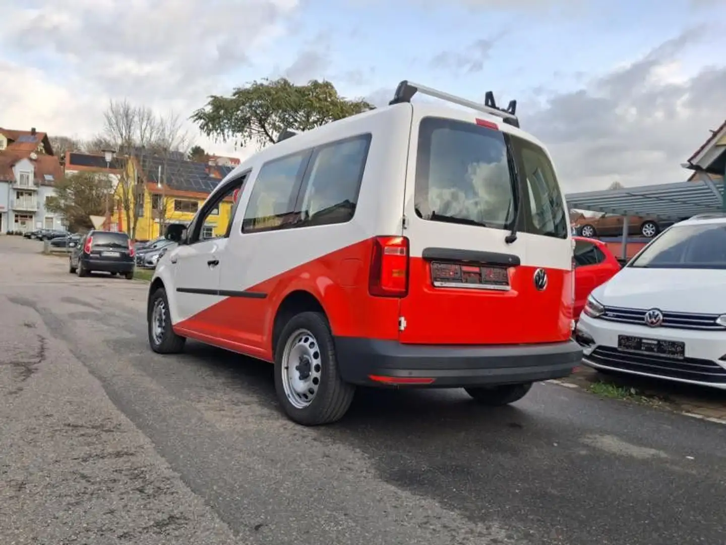 Volkswagen Caddy Kombi 1,4 TSI AHK+NAVI+PDC+1.HAND Weiß - 2