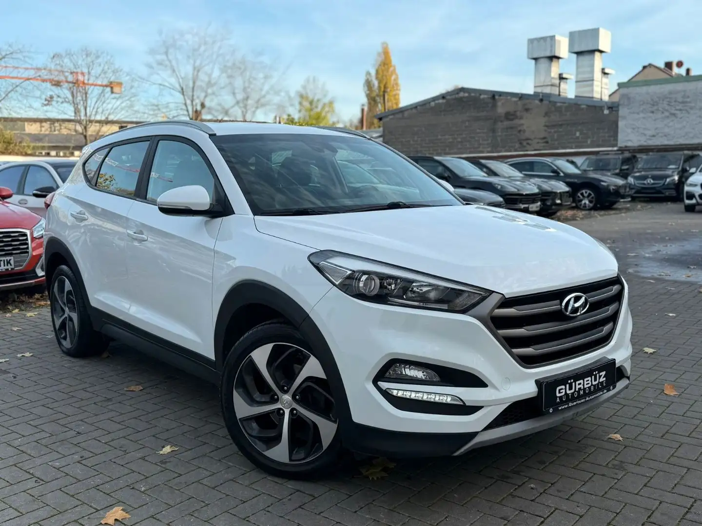 Hyundai TUCSON Advantage 4WD Leder*Navi*Kamera*AHK Weiß - 1