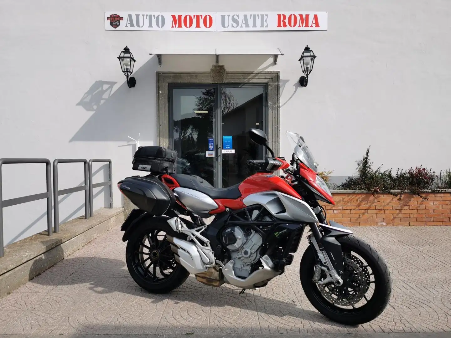MV Agusta Stradale 800 ABS * - RATE AUTO MOTO SCOOTER Rouge - 1