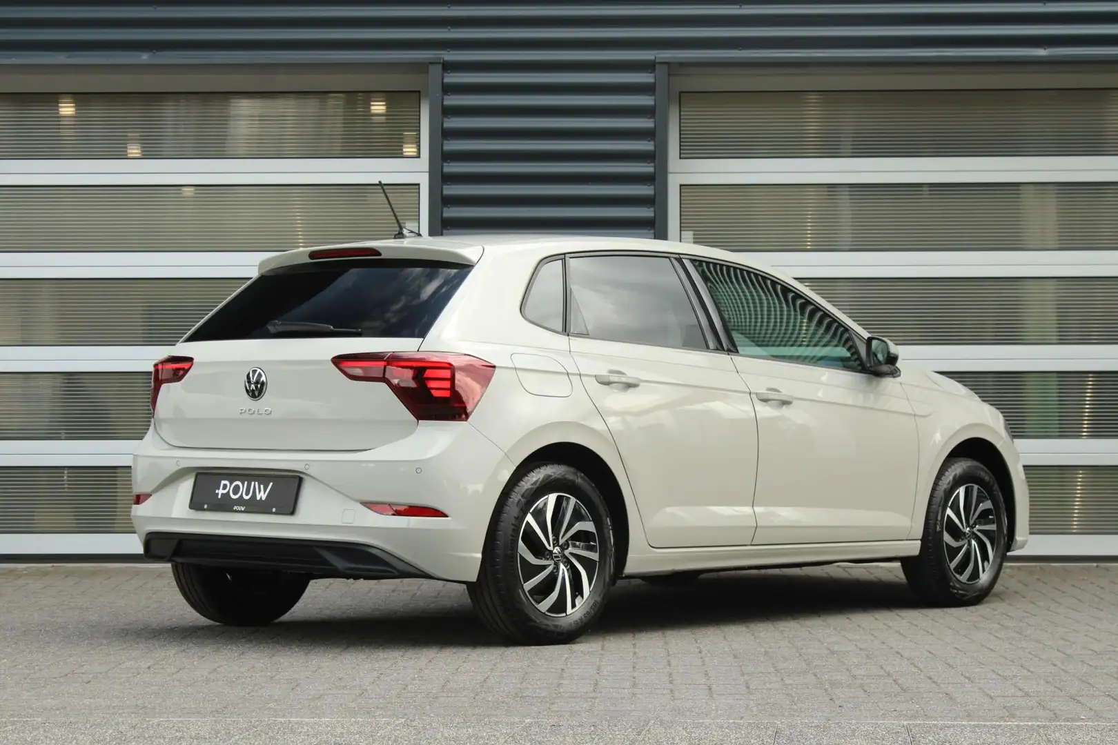 Volkswagen Polo 1.0 TSI 95pk Life Edition | Climate Control | Stoe Grijs - 2