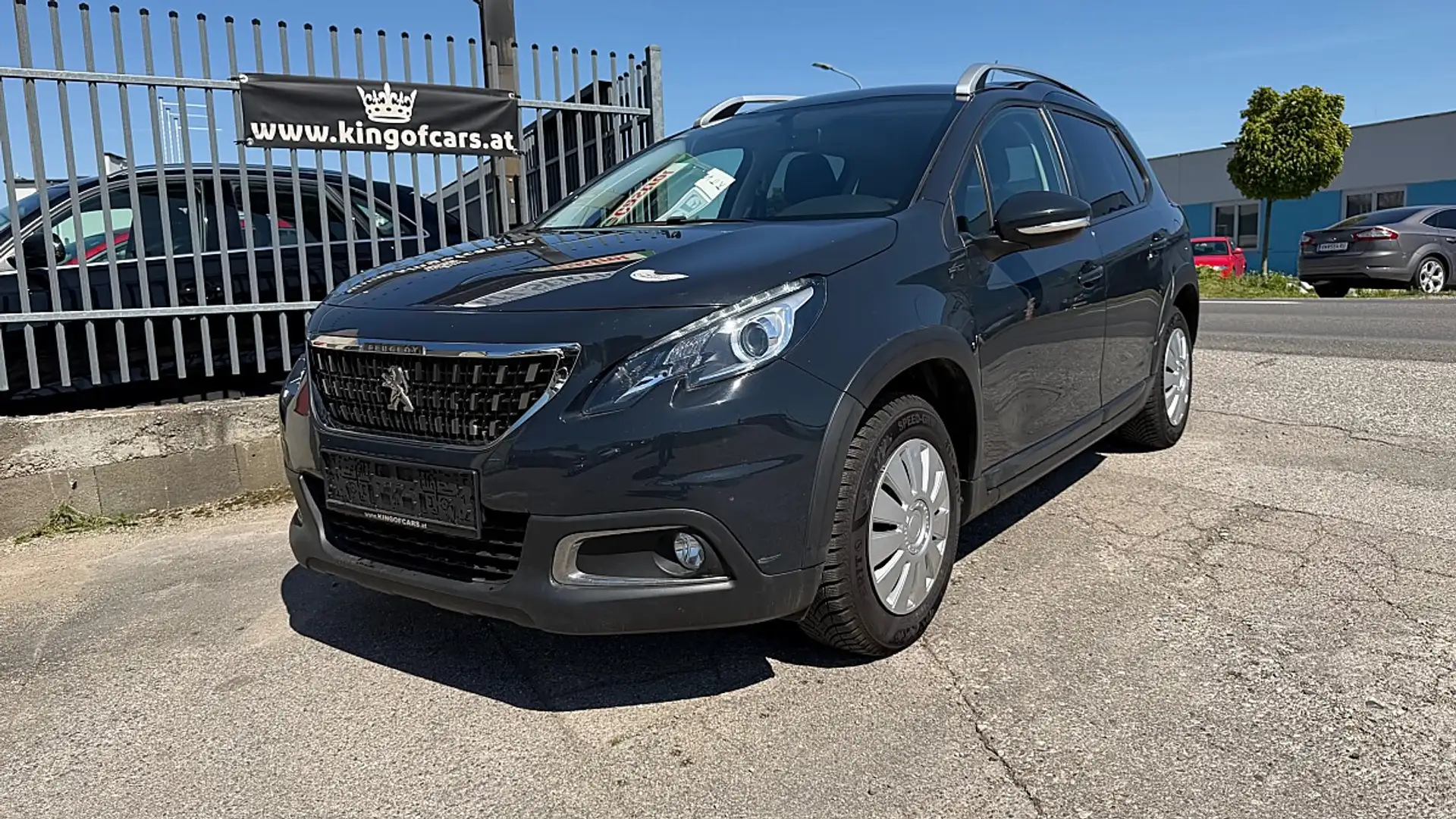 Peugeot 2008 Signature 1,2l, 1.Besitz Grau - 1