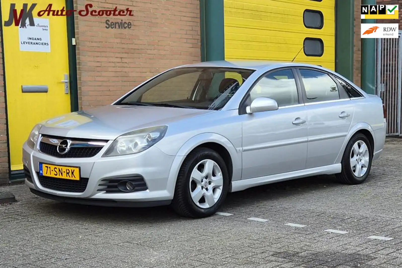 Opel Vectra GTS 1.8-16V Airco! Cruise Control! NAP! Grijs - 1
