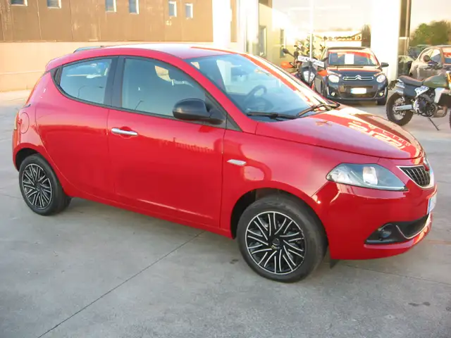 Lancia Ypsilon