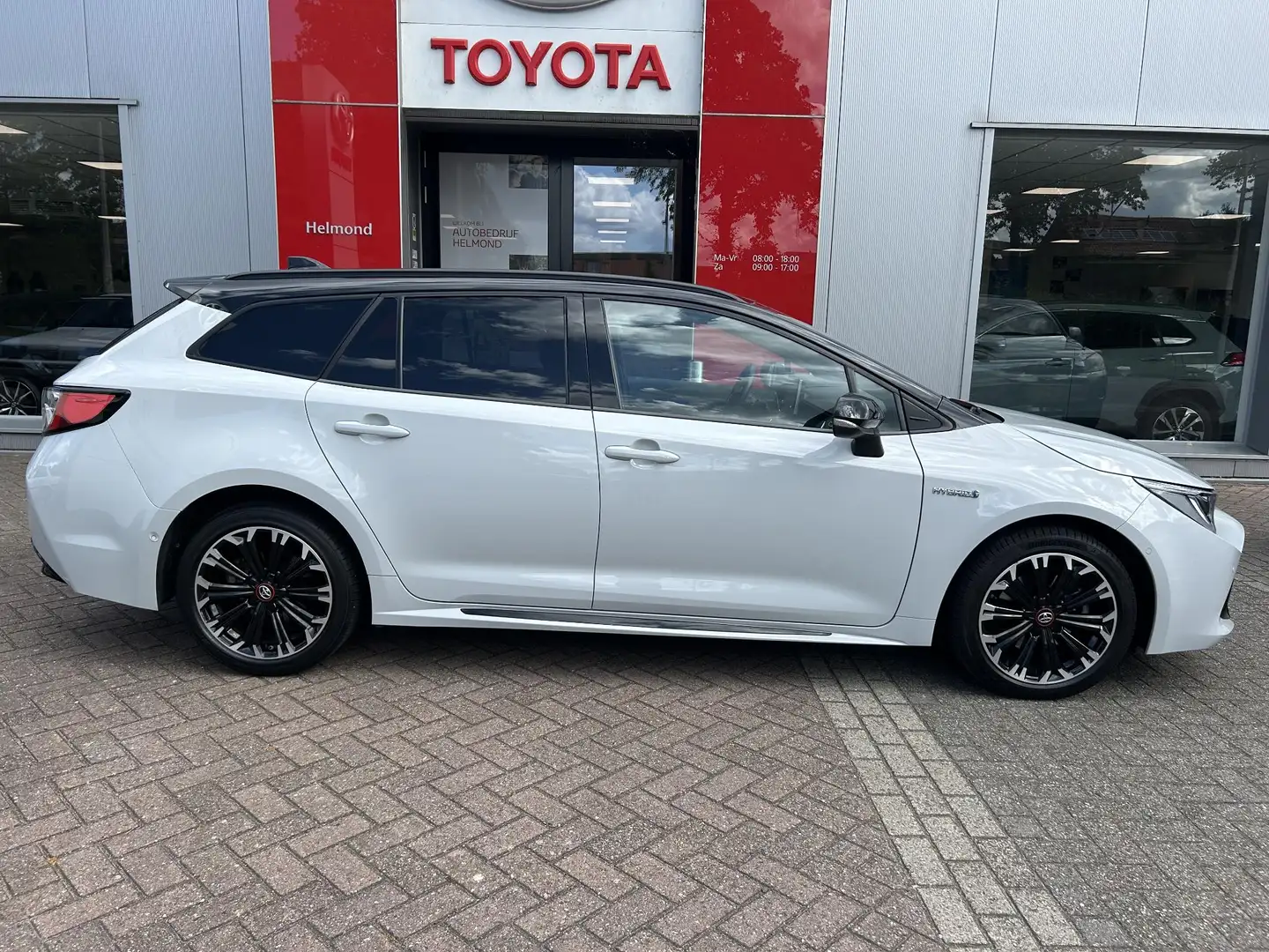 Toyota Corolla Touring Sports 2.0 Hybrid GR-Sport Gris - 2