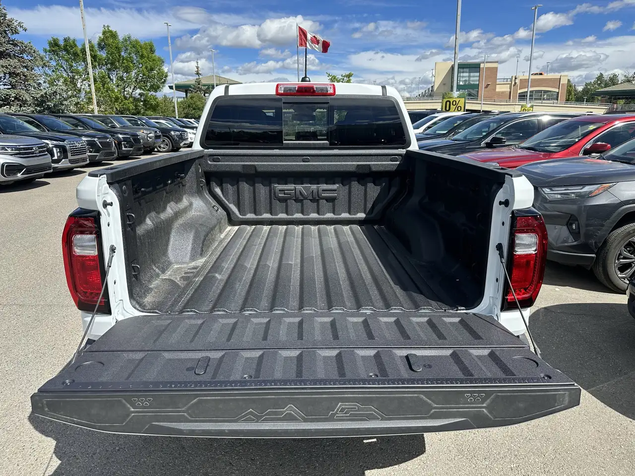 GMC Canyon снимка GMC Canyon