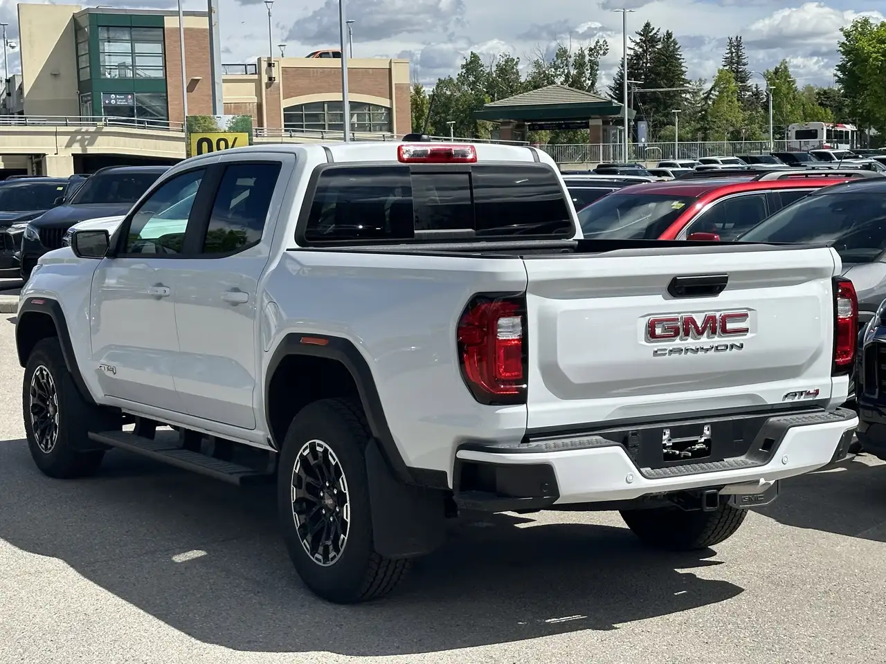 GMC Canyon снимка GMC Canyon