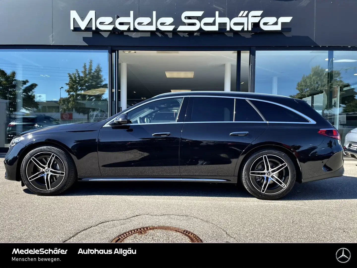 Mercedes-Benz E 220 E 220 d 4M T AMG Distr DigLi AHK Burm Pano 360° Schwarz - 2