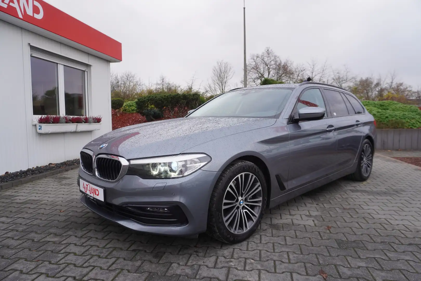BMW 525 525d Touring Sport Line LED Navi Virtual Cockpit Grau - 2