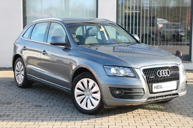 Audi Q5 2.0 TFSI hybrid quattro*NAVI*BI-XENON*AHK*