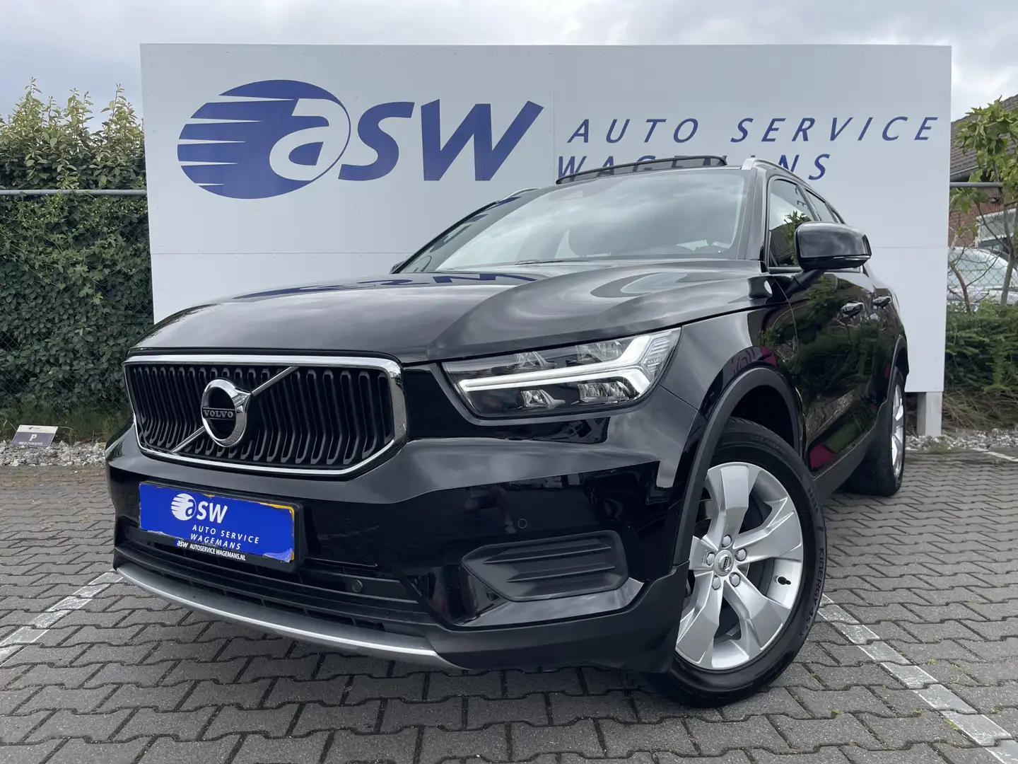 Volvo XC40 1.5 T3 Momentum | Pano | Camera | CarPlay | LED | Zwart - 2