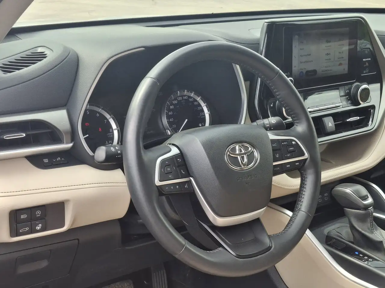 Toyota Highlander снимка Toyota Highlander