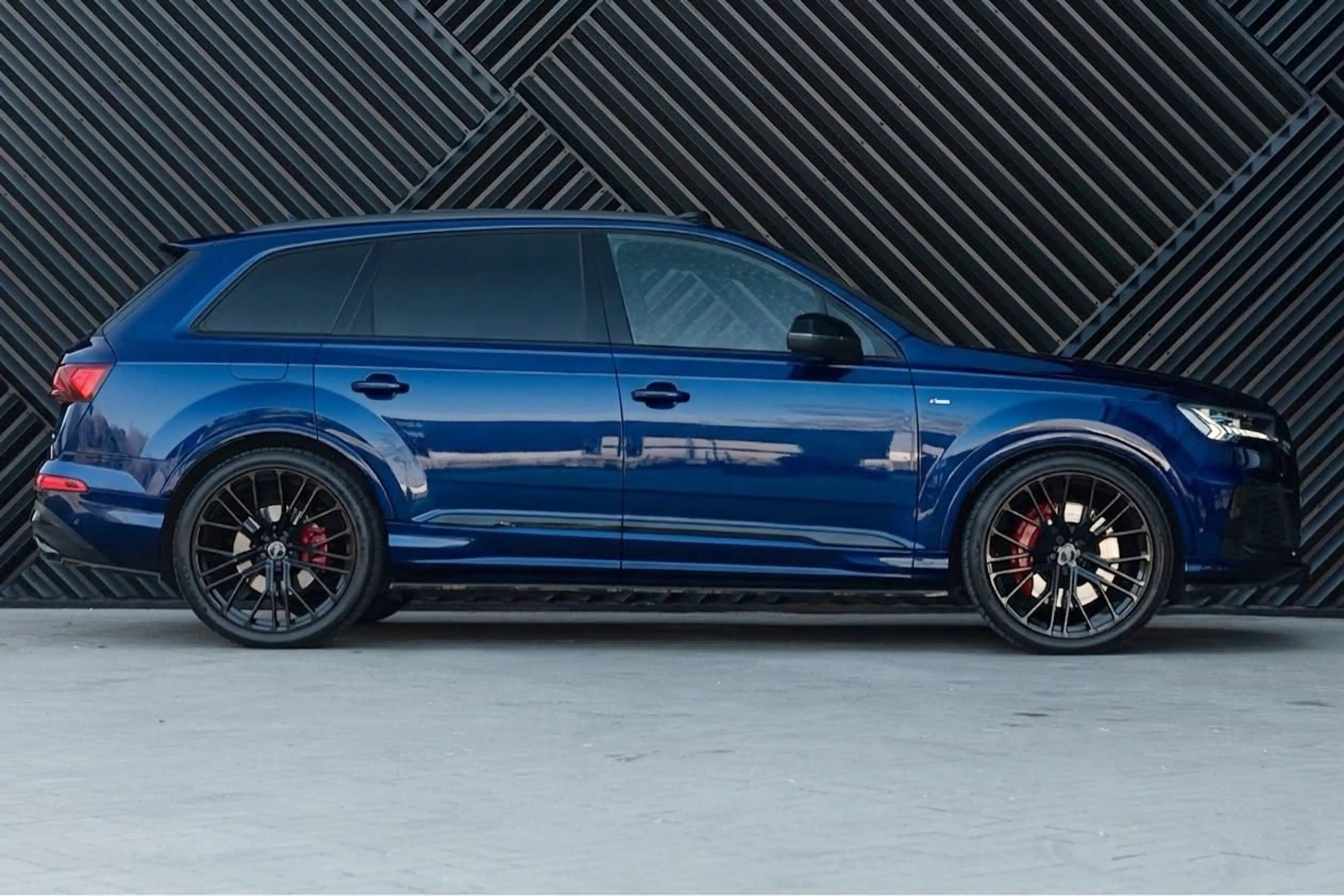 Audi Q7 60 TFSI e quattro Pro Line S Competition ACC Pano — photo 3