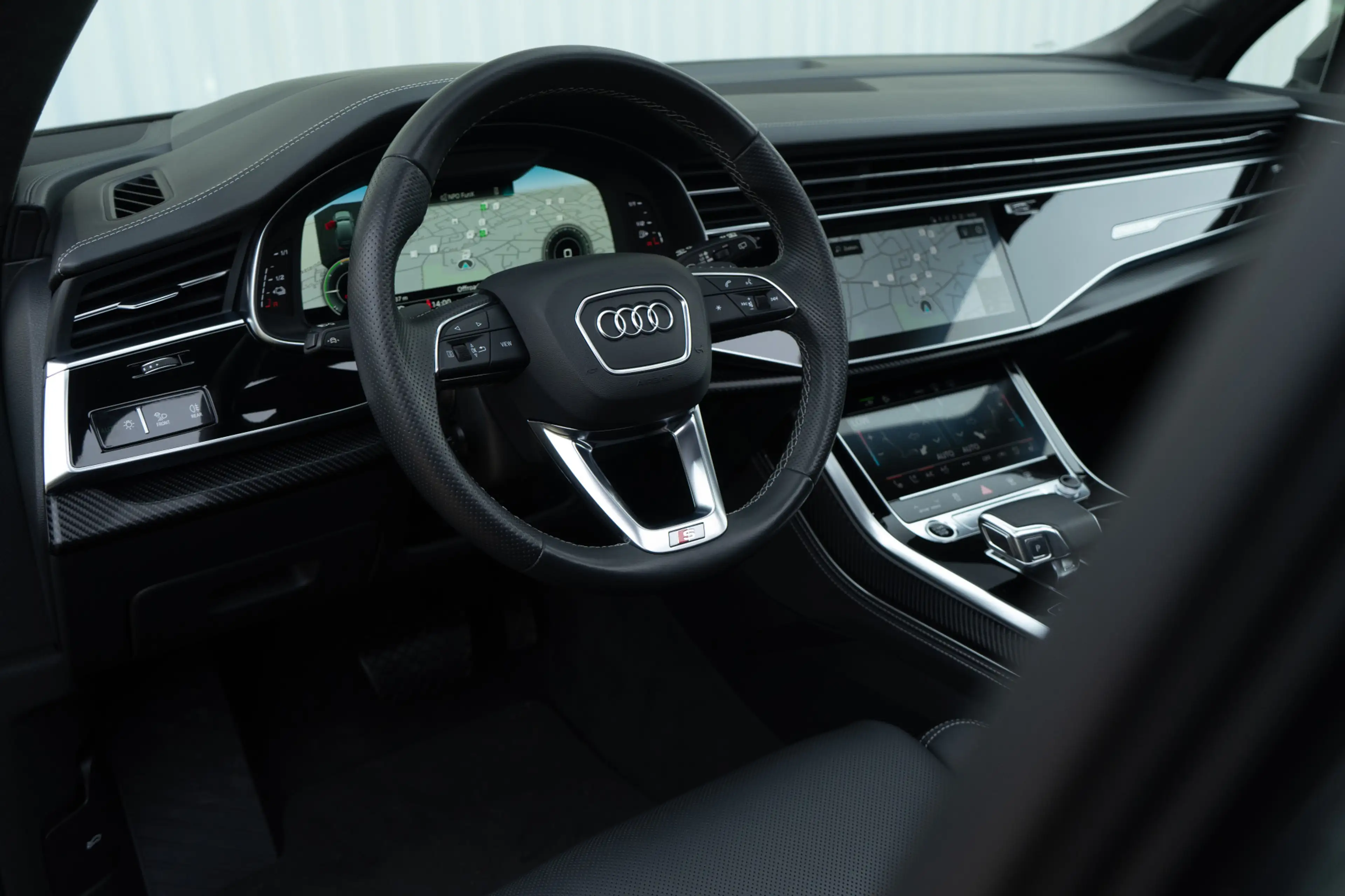 Audi Q7 60 TFSI e quattro Pro Line S Competition ACC Pano — photo 7