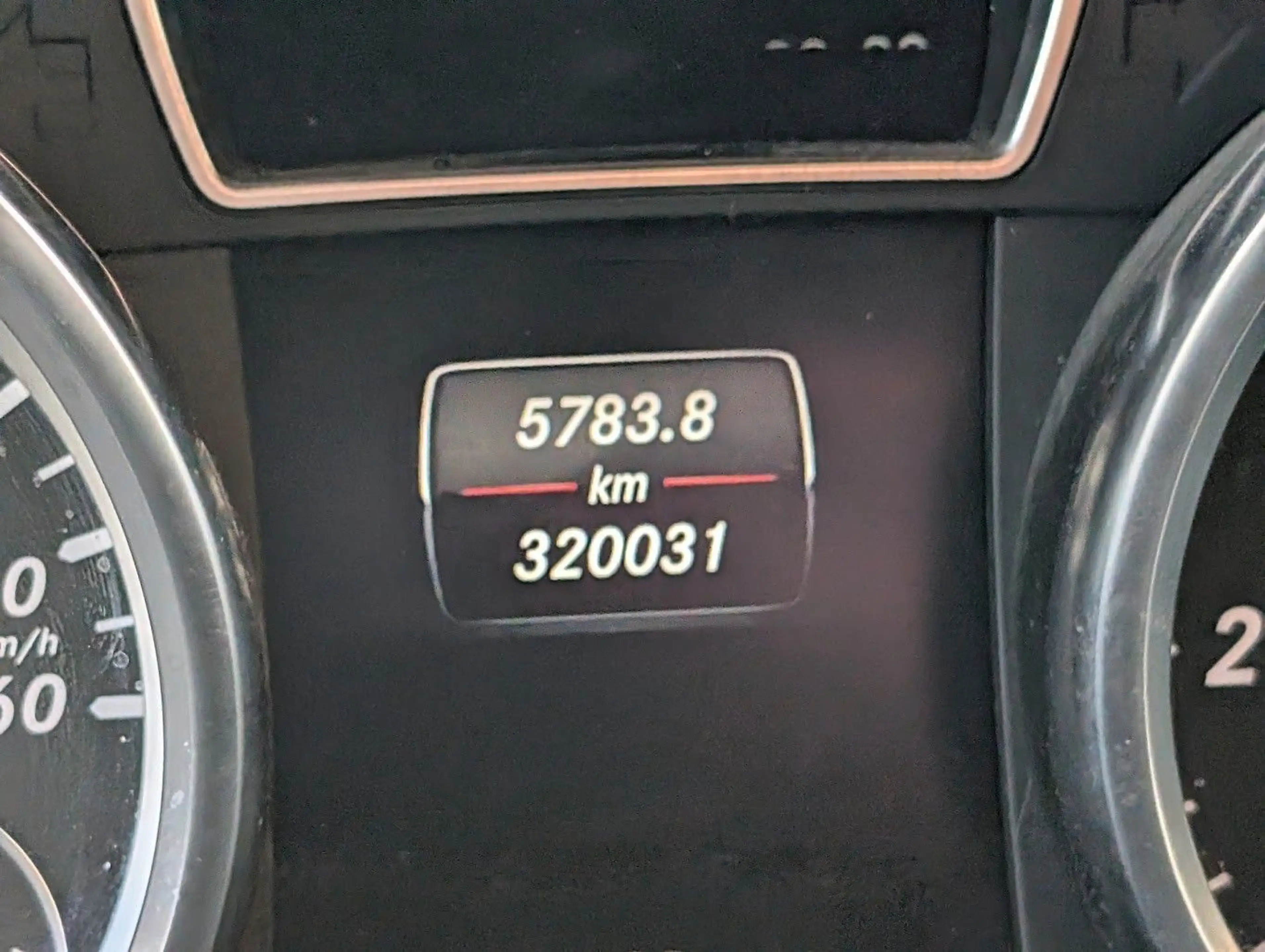 Mercedes-Benz GL 350 CDI 4MATIC PANO. SHZ. NAVI. AIRMATIC — photo 19