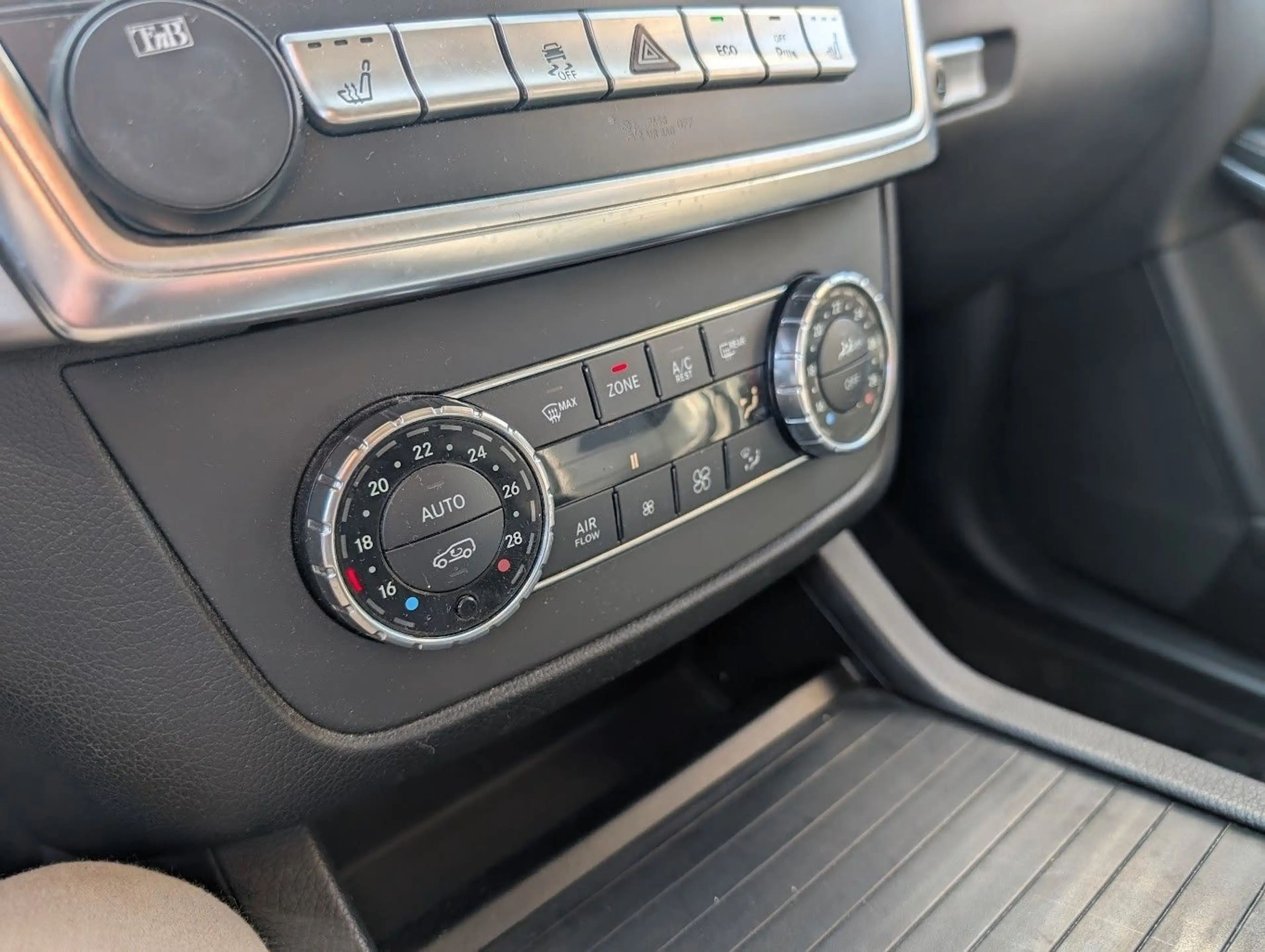 Mercedes-Benz GL 350 CDI 4MATIC PANO. SHZ. NAVI. AIRMATIC — photo 18