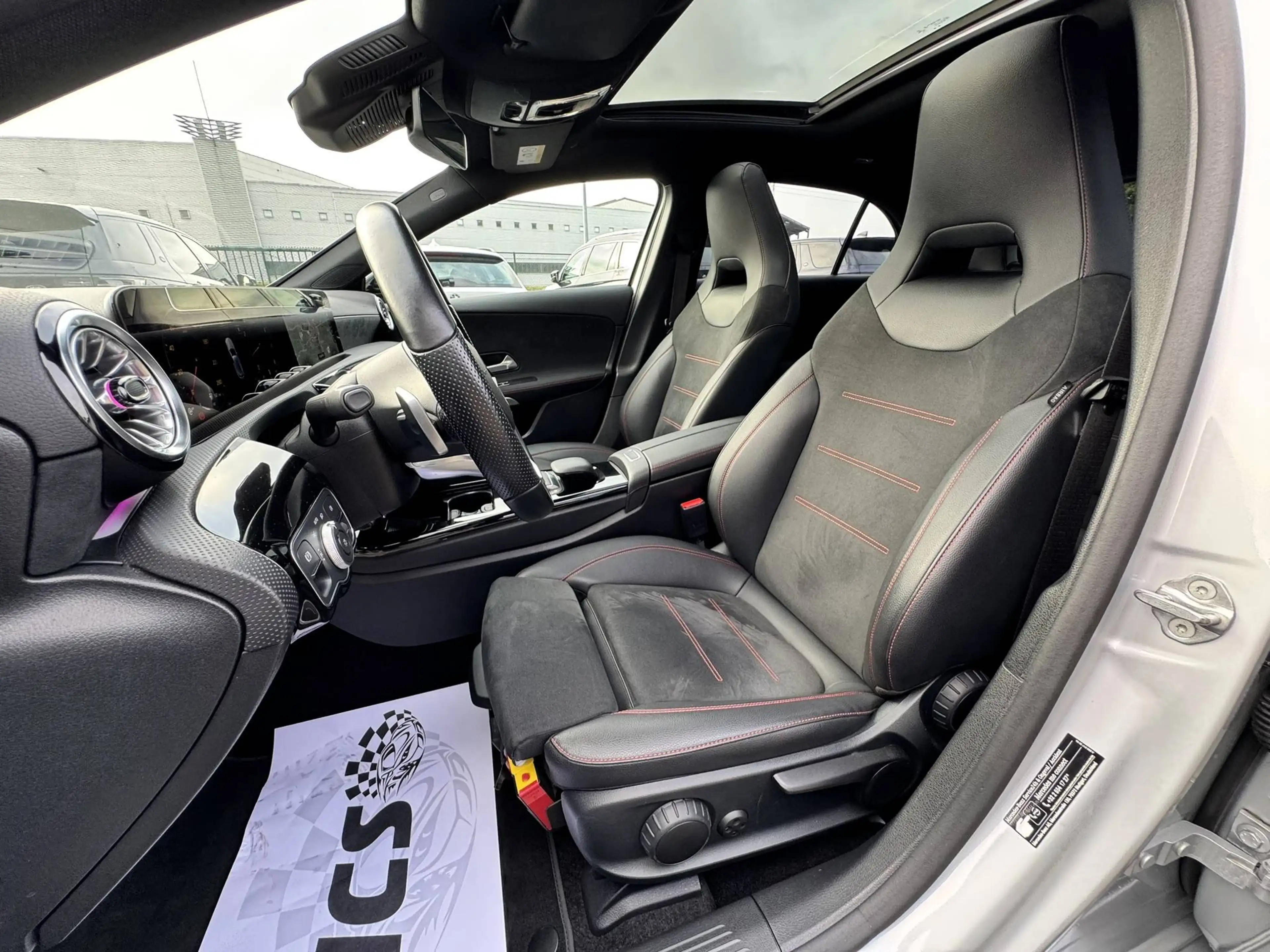 Mercedes-Benz A 200 AMG LINE / CARPLAY / 360 CAMERA / HUD / PANODAK / LED — photo 14