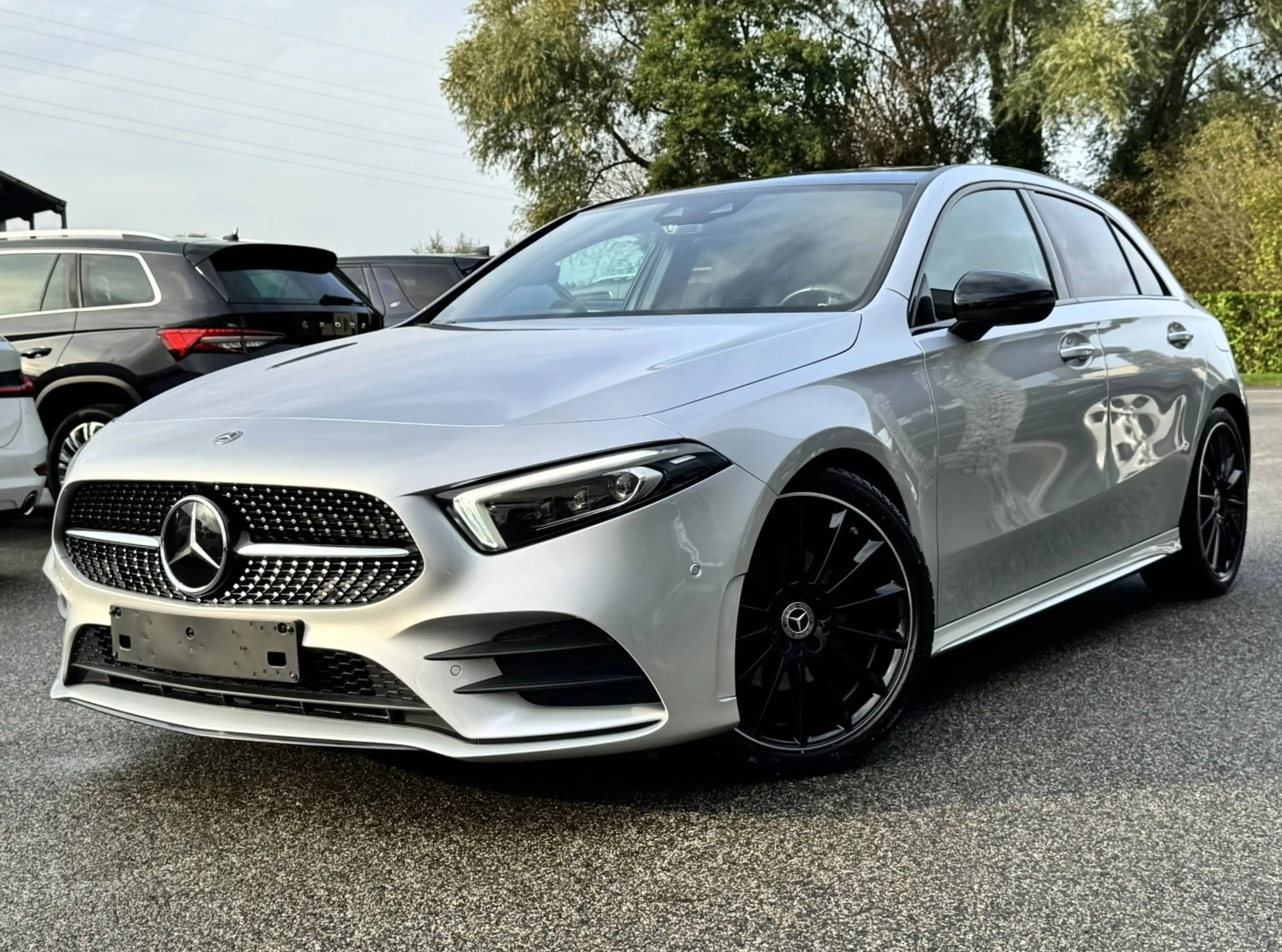 Mercedes-Benz A 200 AMG LINE / CARPLAY / 360 CAMERA / HUD / PANODAK / LED — photo 3