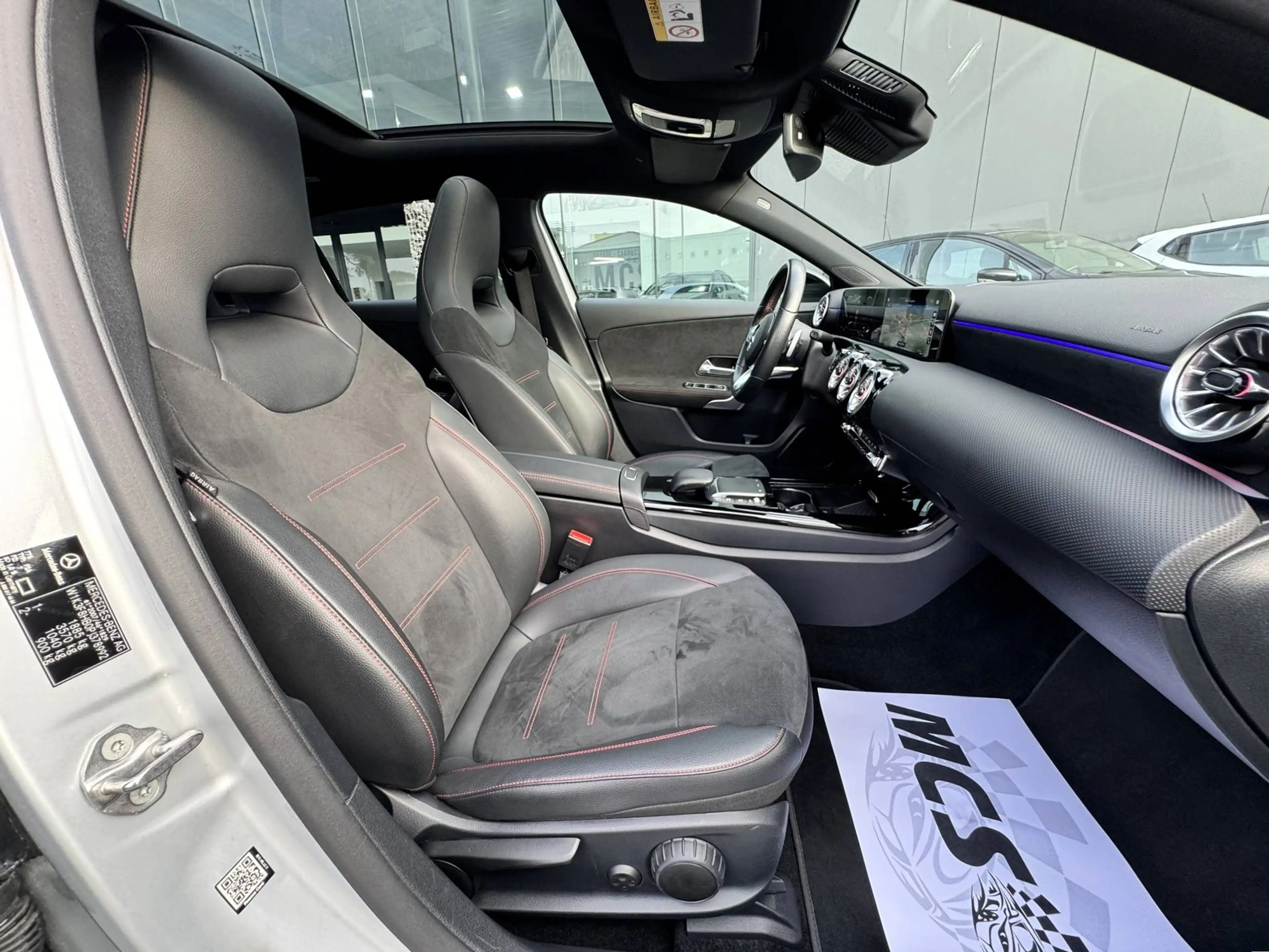 Mercedes-Benz A 200 AMG LINE / CARPLAY / 360 CAMERA / HUD / PANODAK / LED — photo 10