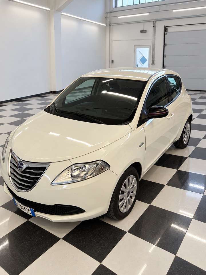 Lancia Ypsilon Ypsilon III 2011 0.9 t.air Silver s